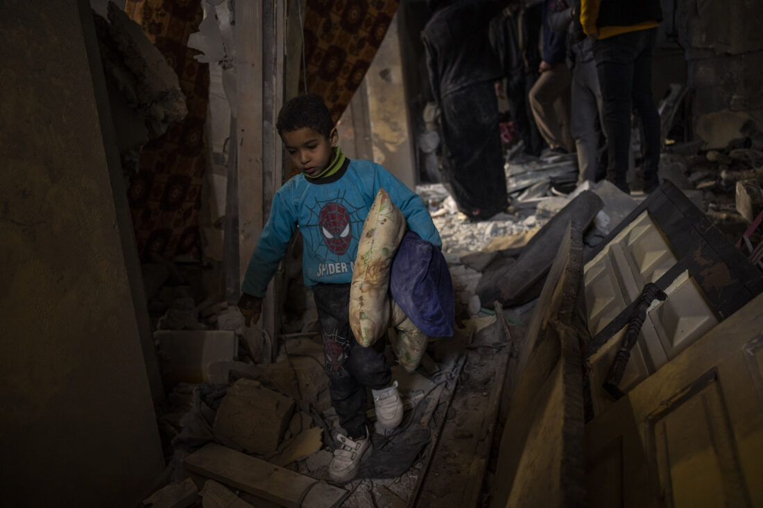 Thurs. 8:23 a.m.: Israeli strikes kill 13 in a southern Gaza town that could be the next target in the war | News, Sports, Jobs - Vimarsana News